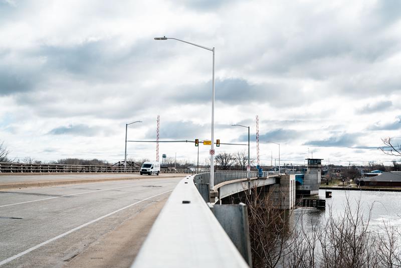 Liberty Bridge will be repaired, but Bay City Bridge Partners plans to replace Independence Bridge.